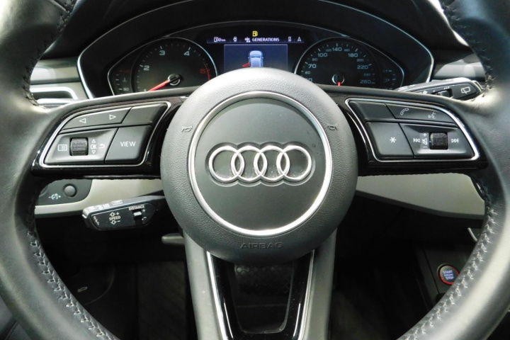 AUDI A4 AVANT